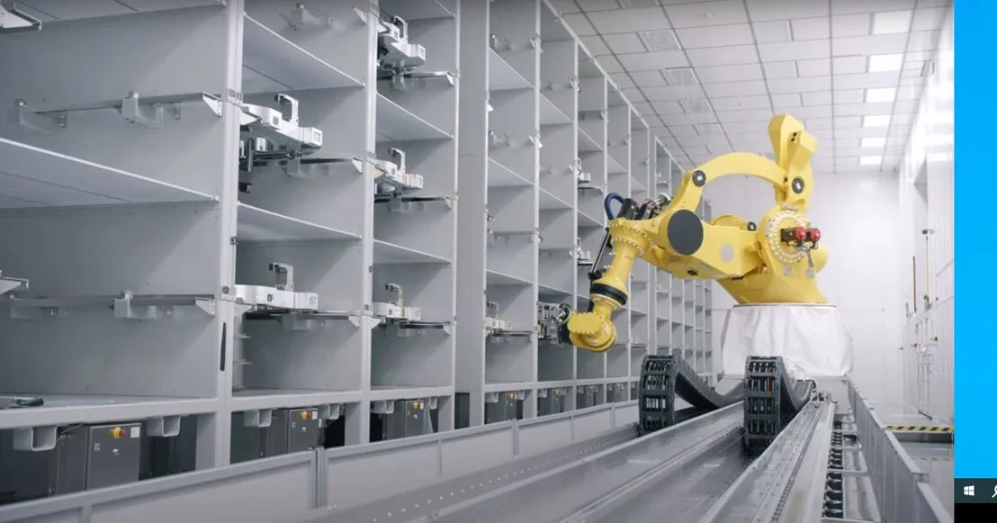 Lebensmittel-Verpackungsmaschine in einer Produktionslinie